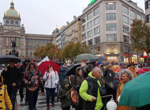 Praha Family Pride 2023 Lampionový průvod za tradiční rodinné hodnoty