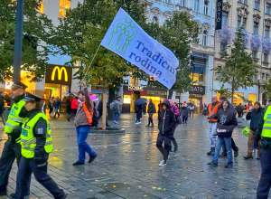 Praha Family Pride 2023 Lampionový průvod za tradiční rodinné hodnoty